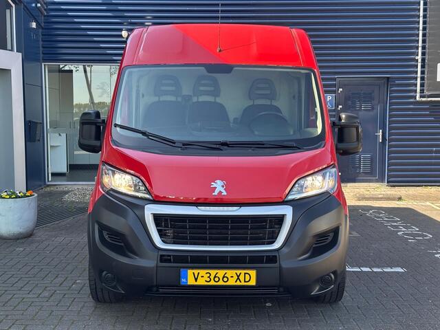 Peugeot BOXER 333 2.0 163pk BlueHDI L3H2 Premium | Trekhaak | Inbouw | Parkeercamera/-sensoren | Cruise Control | Airco | Navigatie | Bluetooth | 3zits |