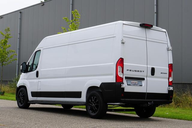 Peugeot BOXER 2.2 BlueHDi 180 L3H2 3.5t Automaat |180 pk |Trekhaak |Digitaal dashboard |Groot scherm |Carplay |1e eigenaar |EURO6D |Camera |Cruise |Navi |Topstaat
