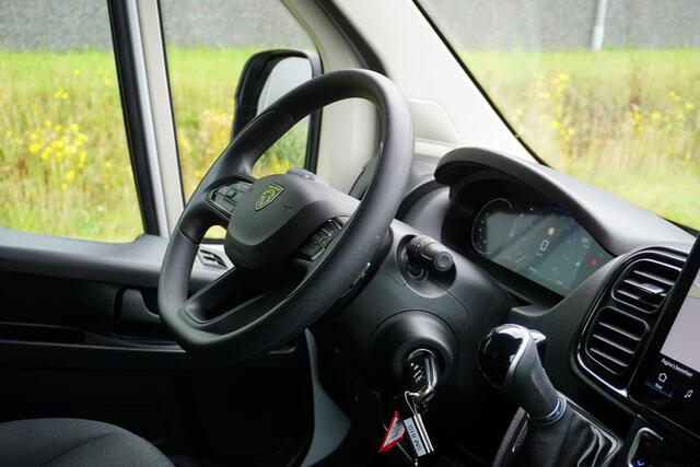 Peugeot BOXER 2.2 BlueHDi 180 L3H2 3.5t Automaat |180 pk |Trekhaak |Digitaal dashboard |Groot scherm |Carplay |1e eigenaar |EURO6D |Camera |Cruise |Navi |Topstaat