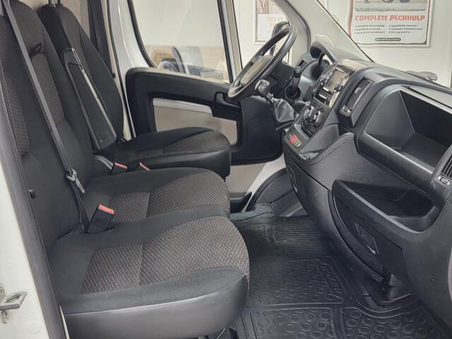 Peugeot BOXER 435 2.2 HDI L3H2 XR /Trekhaak! /Dubbele Schuifdeur /3-Zitplaatsen /Camera! /Airco /Cruise /Elek. pakket /Radio-CD /Bluetooth /Armsteun /6-Bak!