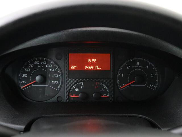 Peugeot BOXER 2.2BlueHDi 120PK L3H2 Premium | Navigatie | Airco | Camera | 3-Persoons | Betimmering