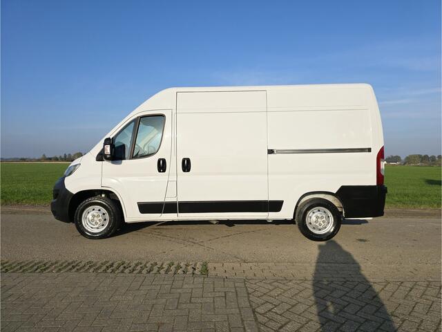 Peugeot BOXER 335 2.2 BlueHDi L2 H2 - Euro 6 - 140 Pk - ParkeerCamera - Airco - Cruise Control