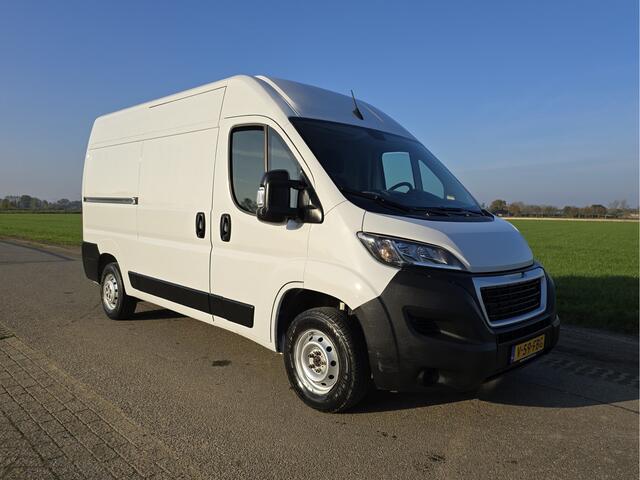 Peugeot BOXER 335 2.2 BlueHDi L2 H2 - Euro 6 - 140 Pk - ParkeerCamera - Airco - Cruise Control