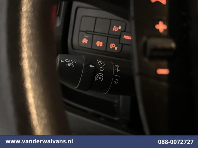 Peugeot BOXER 2.2 BlueHDi 141pk Bakwagen Laadklep Euro6 Airco | Cruisecontrol | 955kg laadvermogen Bijrijdersbank