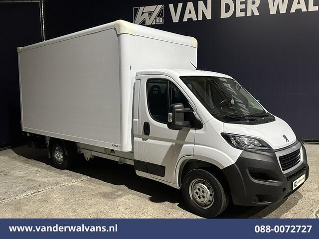 Peugeot BOXER 2.2 BlueHDi 141pk Bakwagen Laadklep Euro6 Airco | Cruisecontrol | 985kg laadvermogen Bijrijdersbank