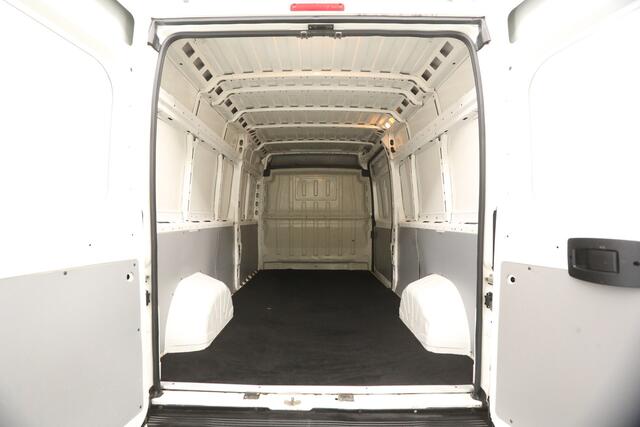 Peugeot BOXER 335 2.0 BlueHDI L3H2 | MARGE | Airco | Cruise | 3-Zits | Trekhaak | Imperiaal | Parkeersens.