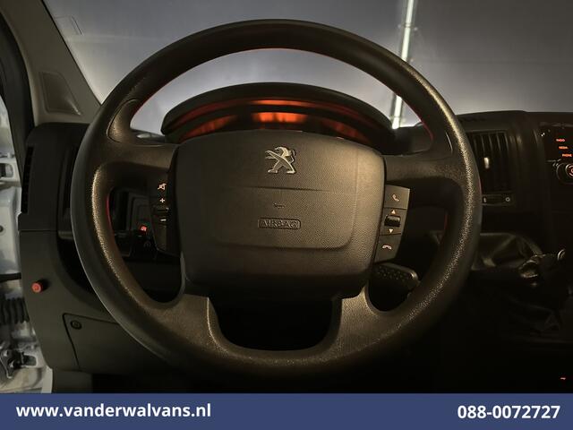 Peugeot BOXER 2.2 BlueHDi 141pk Bakwagen Laadklep Euro6 Airco | Cruisecontrol | 955kg laadvermogen bijrijdersbank