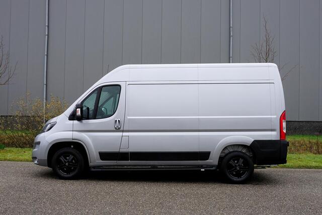 Peugeot BOXER 335 2.2 BlueHDi 165 L2H2 Asphalt in Topstaat |1e eigenaar |3500 KG |165 PK |EURO6D |Metallic |Camera |Cruise |Navi |Airco |Bumpers in kleur |Bluetooth |BPM Vrij