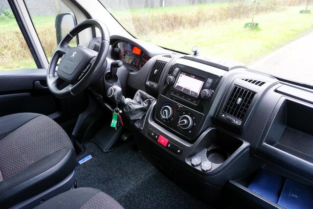 Peugeot BOXER 335 2.2 BlueHDi 165 L2H2 Asphalt in Topstaat |1e eigenaar |3500 KG |165 PK |EURO6D |Metallic |Camera |Cruise |Navi |Airco |Bumpers in kleur |Bluetooth |BPM Vrij