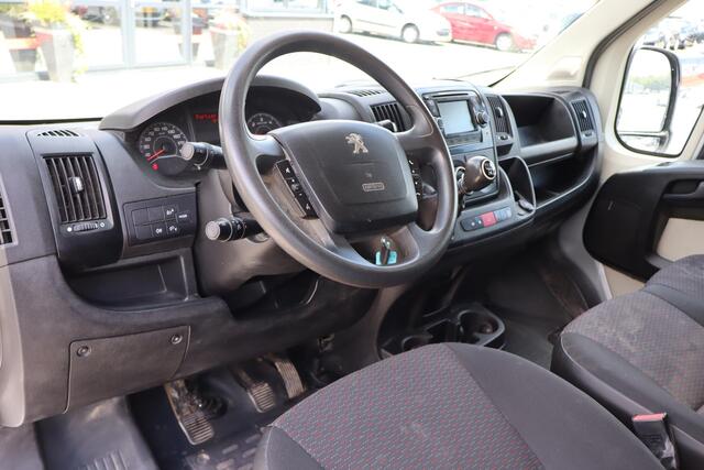 Peugeot BOXER 330 2.0 BlueHDI L2H1 Premium DC Navigatie, Camera, Trekhaak, Cruise control, 6 Persoons, Airco
