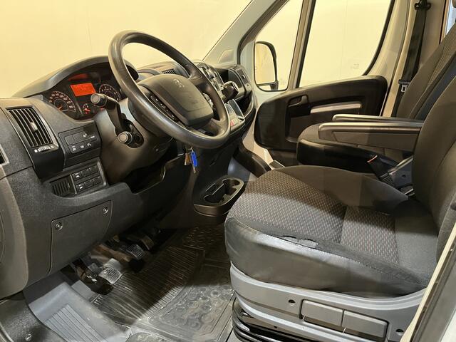 Peugeot BOXER 2.2 BlueHDi 165 PK L4 Pro Zwaar DC Dubbel Cabine Open Laadbak / Luchtvering / Trekhaak 3.000 KG / Airco / Cruise Control / Navigatie