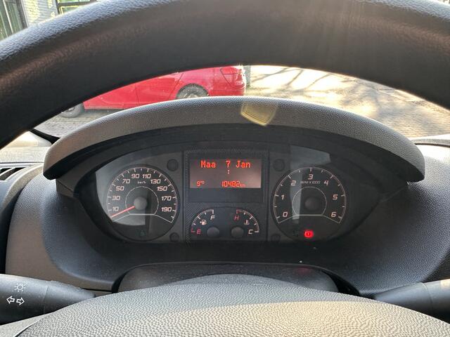 Peugeot BOXER e-Boxer 435 L3H2 Premium 70 kWh 136pk | Achteruitrijcamera |