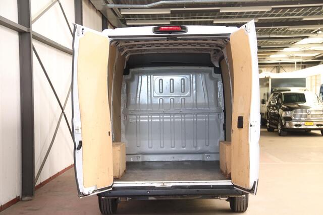 Peugeot BOXER 2.2 140PK L2H2 EURO 6