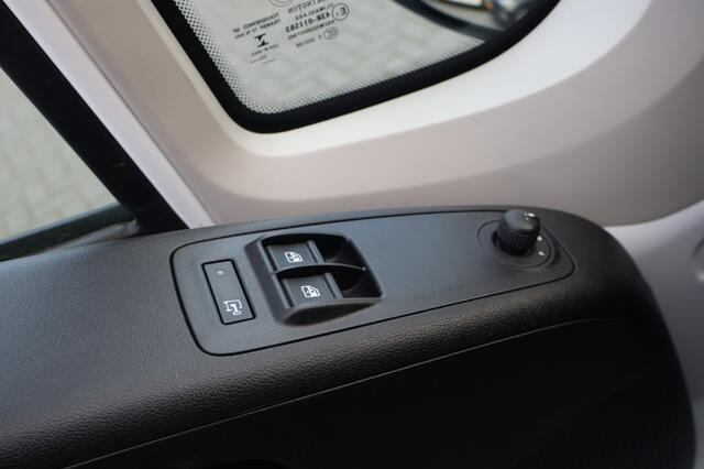 Peugeot BOXER 330 2.2 HDI L2H2 140pk | Trekhaak | Camera | Airco | Bluetooth