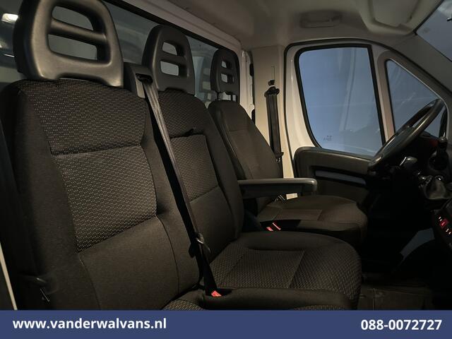 Peugeot BOXER 2.2 BlueHDi 141pk Bakwagen Laadklep Euro6 Airco | Cruisecontrol | 985kg laadvermogen Bijrijdersbank