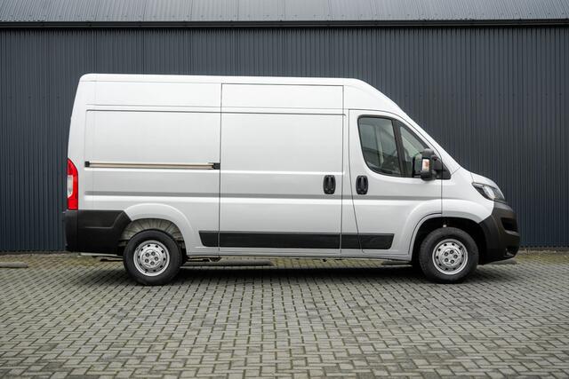Peugeot BOXER 330 2.2 BlueHDi 120 L2H2 Premium | Camera | Cruise | Navi | Airco | Trekhaak