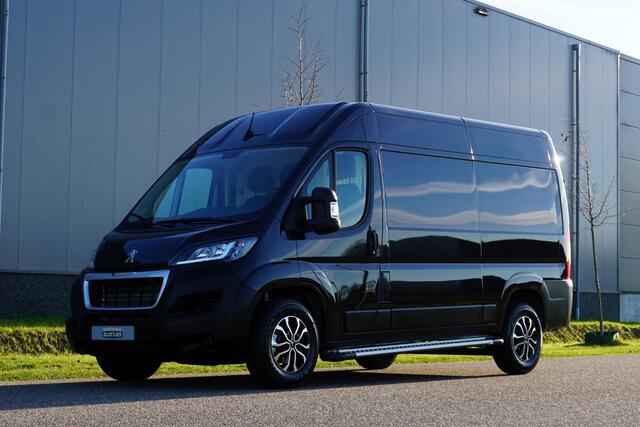 Peugeot BOXER 2.2 BlueHDi 165 L2H2 3.5t in Nieuwstaat |165 pk |Camera |Cruise |Navi |Climate |Geveerde stoel |Carplay |3500 KG |EURO6D |2e airbag