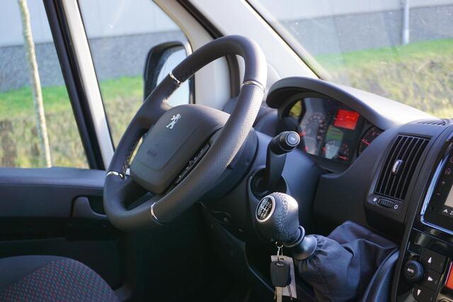 Peugeot BOXER 2.2 BlueHDi 165 L2H2 3.5t in Nieuwstaat |165 pk |Camera |Cruise |Navi |Climate |Geveerde stoel |Carplay |3500 KG |EURO6D |2e airbag