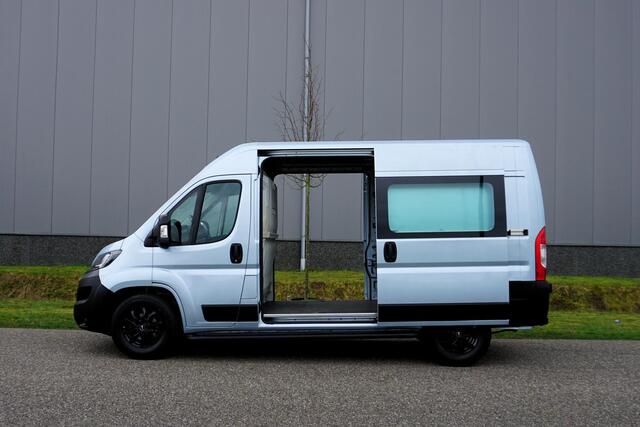Peugeot BOXER 2.2 BlueHDi 165 L2H2 Zwaar 3.5t |2 stoelen |2 schuifdeuren |2 airbags |Metallic |Topstaat |Camera |Cruise |Navi |Clima |Carplay |Betimmering |165 pk