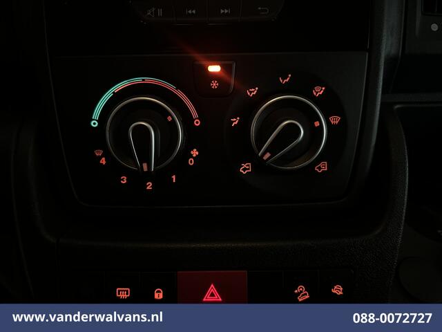 Peugeot BOXER 2.2 BlueHDi 141pk Bakwagen Laadklep Euro6 Airco | Cruisecontrol | 995kg laadvermogen Bijrijdersbank