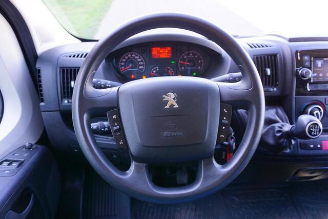 Peugeot BOXER 335 2.2 BlueHDi 140 L3H2 Premium in Topstaat |1e eigenaar |Camera |Cruise |Navi |Airco |Metallic |3500 KG |EURO6D |BPM voordeel! |Lage km-stand