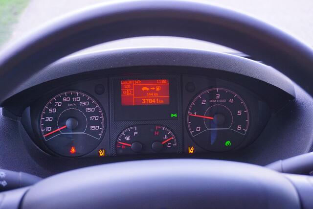 Peugeot BOXER 335 2.2 BlueHDi 140 L3H2 Premium in Topstaat |1e eigenaar |Camera |Cruise |Navi |Airco |Metallic |3500 KG |EURO6D |BPM voordeel! |Lage km-stand