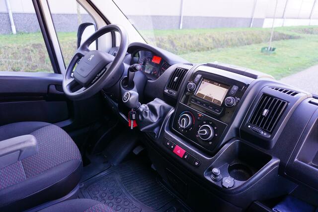 Peugeot BOXER 335 2.2 BlueHDi 140 L3H2 Premium in Topstaat |1e eigenaar |Camera |Cruise |Navi |Airco |Metallic |3500 KG |EURO6D |BPM voordeel! |Lage km-stand