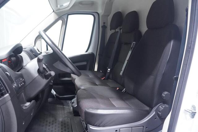 Peugeot BOXER 2.2 BlueHDi 165 pk L4H2 Navi, Camera Laadruimte Pakket, PDC achter, Slechts 68 dkm, 3-Zits