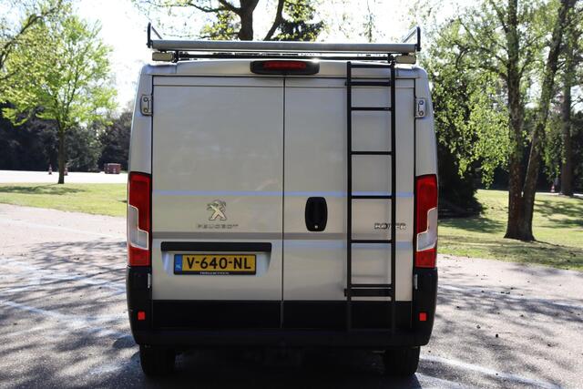 Peugeot BOXER 330 2.0 BlueHDI L1H1 Premium Pack 2018 | Airco | Navigatie | Trekhaak | Cruise Control | Achteruitrij Camera | Clima | Boekjes | Nationale Autopas