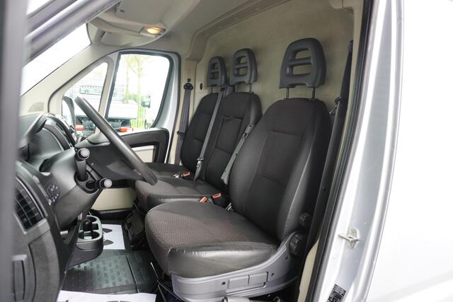Peugeot BOXER 164pk L3H2 Airco Navigatie Cruise control Trekhaak Euro6 Parkeersensoren