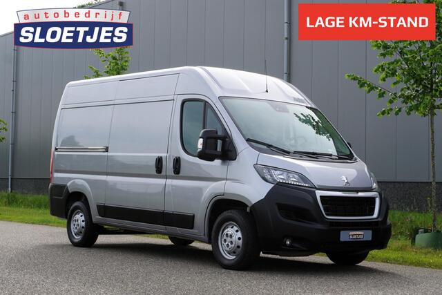 Peugeot BOXER 335 2.2 BlueHDi 140 L2H2 Premium in Topstaat |Metallic |Camera |Cruise |Navi |1 eigenaar |3500 KG |Mooie Camperbasis |BPM vrij |140 pk |EURO6D