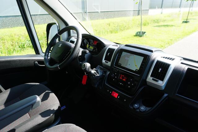 Peugeot BOXER 2.2 BlueHDi 165 L3H2 3.5t in nieuwstaat |Trekhaak |Camera |Cruise |Navi |Metallic |Climate control |165 pk |EURO6D |1e eigenaar |3500 KG |Carplay |Android auto