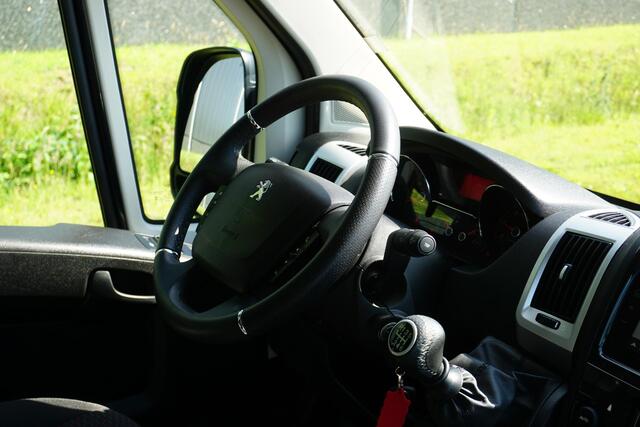 Peugeot BOXER 2.2 BlueHDi 165 L3H2 3.5t in nieuwstaat |Trekhaak |Camera |Cruise |Navi |Metallic |Climate control |165 pk |EURO6D |1e eigenaar |3500 KG |Carplay |Android auto