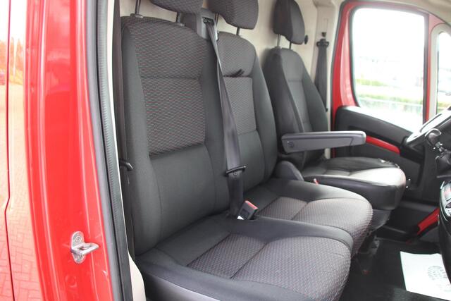 Peugeot BOXER 330 2.2 BlueHDi 120pk L1H1 Premium Airco Navi Camera Trekhaak BPM-vrij 1e eigenaar dealer onderhouden
