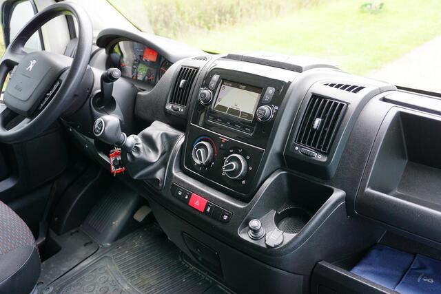 Peugeot BOXER 335 2.2 BlueHDi 140 L3H2 Premium in Topstaat |1e eigenaar |Camera |Cruise |Navi |Airco |Metallic |3500 KG |EURO6D |BPM voordeel! |Lage km-stand