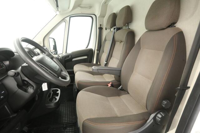 Peugeot BOXER 2.2 BlueHDI 140PK L2H2 | Marge | Airco | Camera | Cruise | 3 Zits | Trekhaak | Parkeersens.