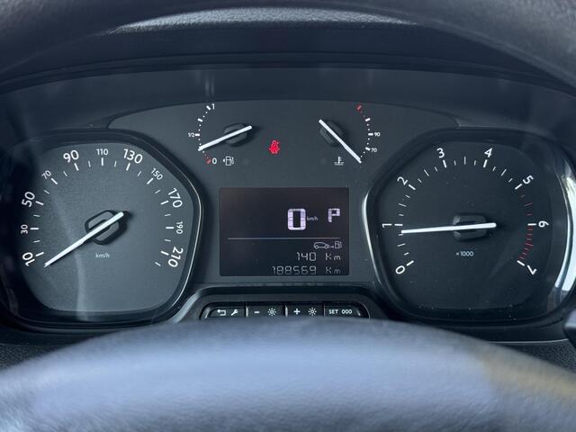Peugeot EXPERT 231L 2.0 BlueHDI 180 Premium Automaat,3 Zitplaats,1e Eigenaar,Airco,Cruise,Camera,PDC,Halfleder,Zijschuifdeur,177pk,Trekhaak,APK tot 04-2025