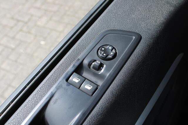 Peugeot EXPERT 231L 2.0 BlueHDI 150 DC Premium | 5-zits | Imperiaal | Betimmering | Rijklaarprijs