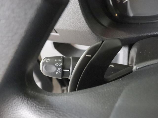Peugeot EXPERT 2.0 BlueHDI 180 pk Long Premium 3-zits Automaat Airco App-Connect LM Velgen