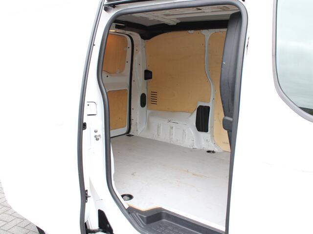 Peugeot EXPERT 231C 2.0 BlueHDI 120PK Premium Pack Navigatie, Parkeersensoren Achter, Cruise Control, Airco, Bluetooth