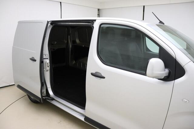 Peugeot EXPERT 226S 1.6 BlueHDI 115 Premium | Navigatie | Metaallak | Trekhaak | Parkeersensoren | Cruise control | Bluetooth | Dodehoek assistent
