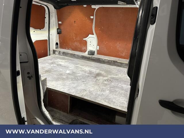 Peugeot EXPERT 2.0 BlueHDI 123pk **BPM VRIJ voor de Ondernemer** L1H1 Euro6 Airco | 2500kg Trekhaak Cruisecontrol, Parkeersensoren