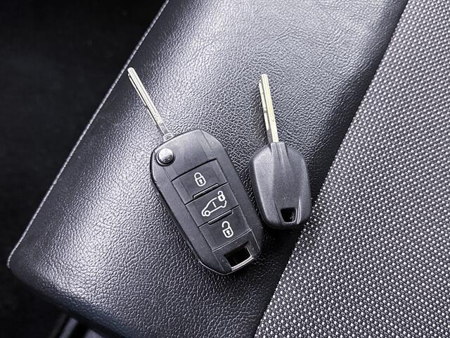 Peugeot EXPERT 231C 2.0 BlueHDI 120 Premium Navigatie Achteruitrijcamera Trekhaak Airco