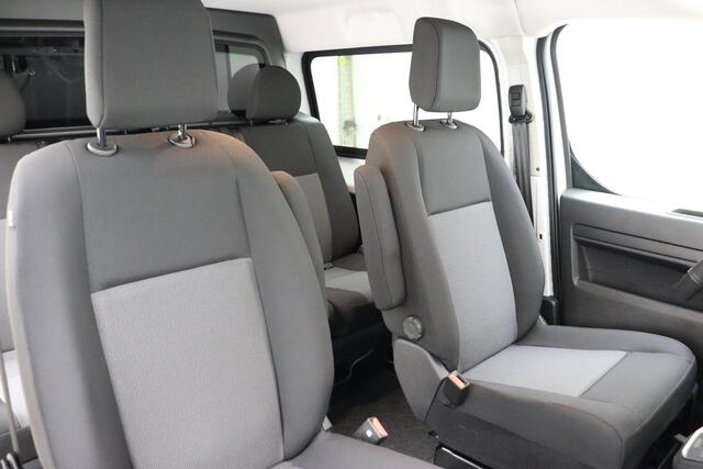 Peugeot EXPERT 2.0 BlueHDi S&S L3 DC 180 PK | Automaat | Dubbele cabine | UIT VOORRAAD LEVERBAAR | Airco | Stuurverwarming | Start/stop | Betimmering | Apple Carplay | Navigatie | Camera | Licht metalen velgen