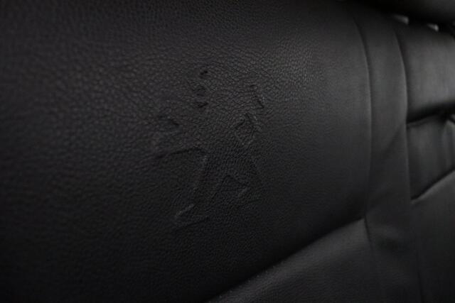 Peugeot EXPERT 231L 2.0 BlueHDI Sport Edition 180 PK | L3 | Automaat | Trekhaak | Navigatie | Parkeer Camera | Xenon Lampen | Glas Look | Side Bars |