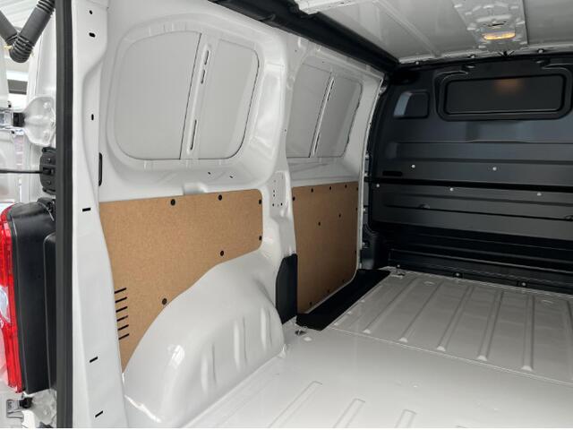 Peugeot EXPERT L2 145 Pk. AUTOMAAT | 2,9% rente | navigatie incl. Apple Carplay | trekhaak | camera | parkeersensoren voor & achter | dodehoek detectie | rijklaarprijs