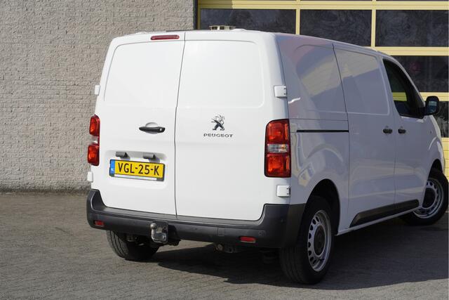 Peugeot EXPERT 2.0 BlueHDI 123PK! Premium BJ2020 Pdc | Navi | Trekhaak | App-Connect | Airco | Cruise control | Stuurbekrachtiging | Tussenschot met raam | Achterdeuren | Zijdeur | Bankje