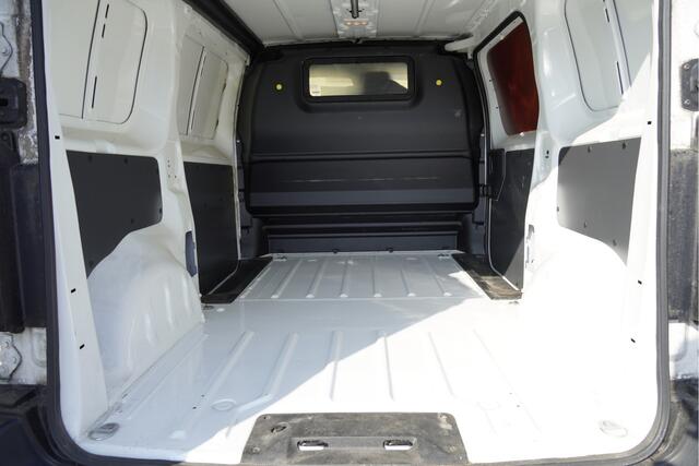 Peugeot EXPERT 2.0 BlueHDI 123PK! Premium BJ2020 Pdc | Navi | Trekhaak | App-Connect | Airco | Cruise control | Stuurbekrachtiging | Tussenschot met raam | Achterdeuren | Zijdeur | Bankje