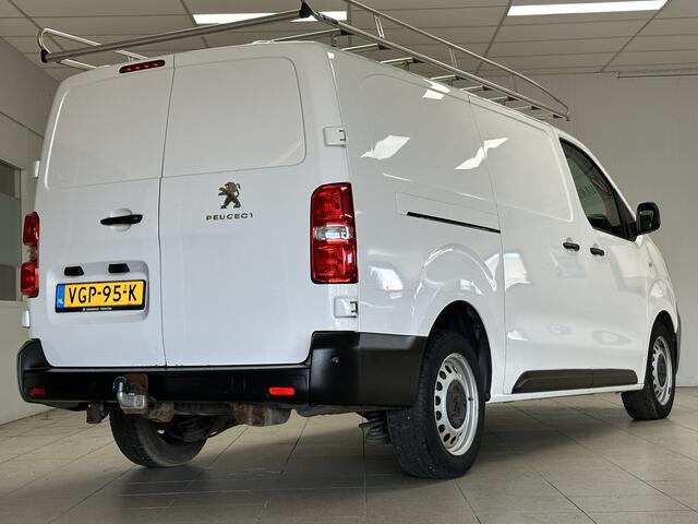 Peugeot EXPERT 2.0 BlueHDI 120 Long Premium/ Zij-Schuifdeur rechts/ 3-Zitplaatsen voor/ Trekhaak/ Half-Leder/ Apple + Android/ DAB+/ Dode-Hoek DET./ Navi/ Airco/ Cruise/ Elek. pakket/ Isofix/ Bluetooth/ Multi. Stuur/ PDC V+A.