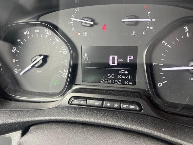 Peugeot EXPERT 2.0 BlueHDI 120 Premium AUTOM. KLIMA NAVI CAM